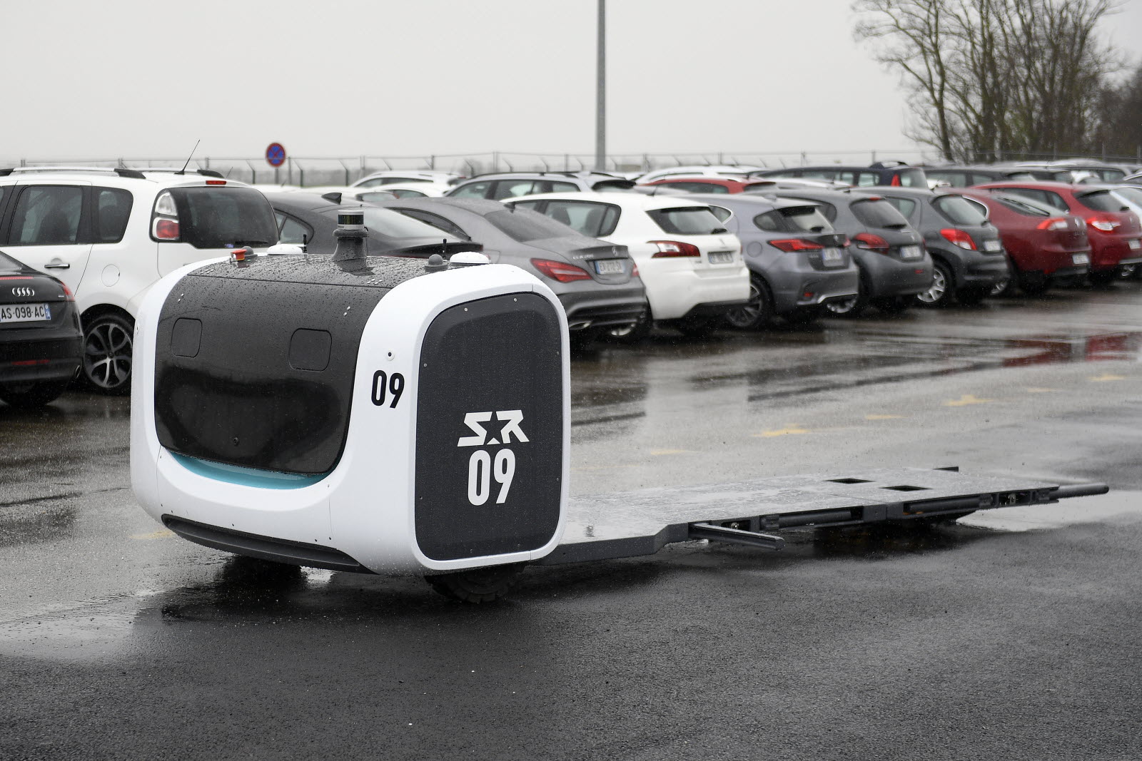 parking aeroport st exupéry