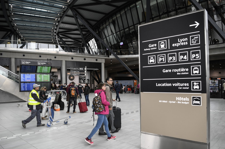 parking aéroport st exupery